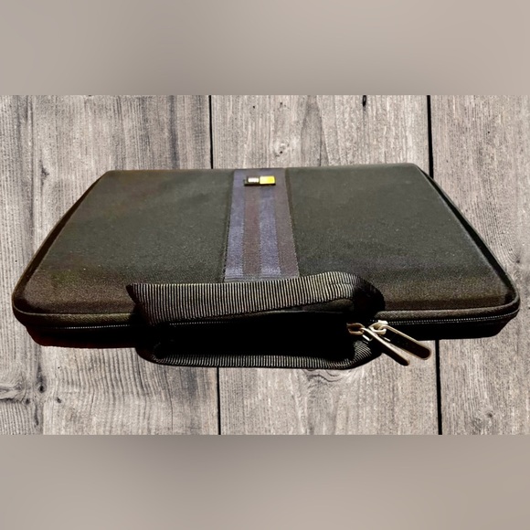 Black Case Logic Sleeve Case for Chromebook, 11.6" Chromebook - 11" MacBook Air - Picture 3 of 5